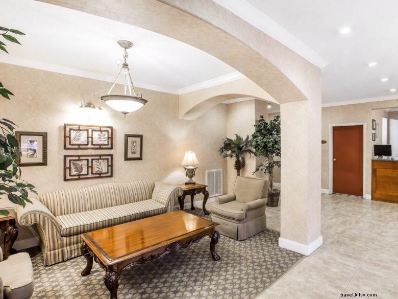 Econo Lodge Inn & Suites – Your Comfortable Stay in Douglasville