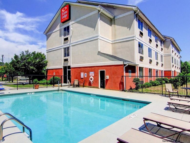 Econo Lodge Inn & Suites – Your Comfortable Stay in Douglasville