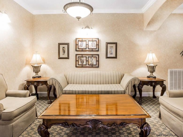 Econo Lodge Inn & Suites – Your Comfortable Stay in Douglasville