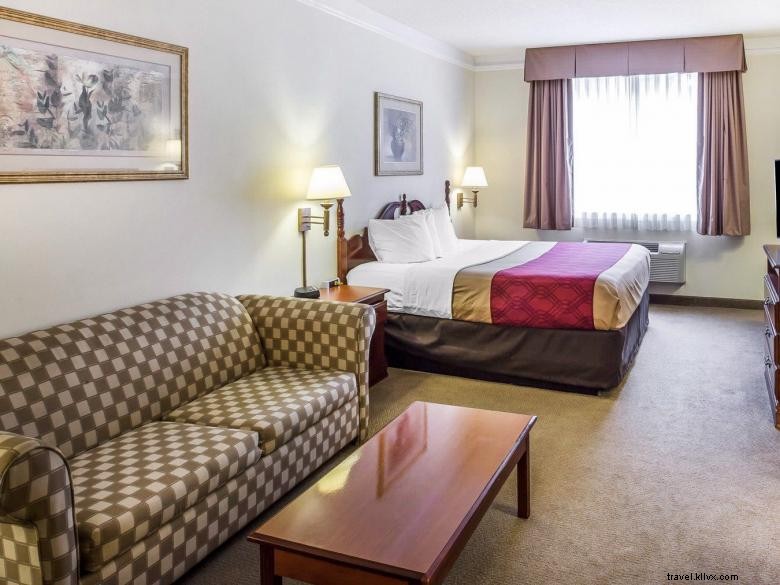 Econo Lodge Inn & Suites – Your Comfortable Stay in Douglasville