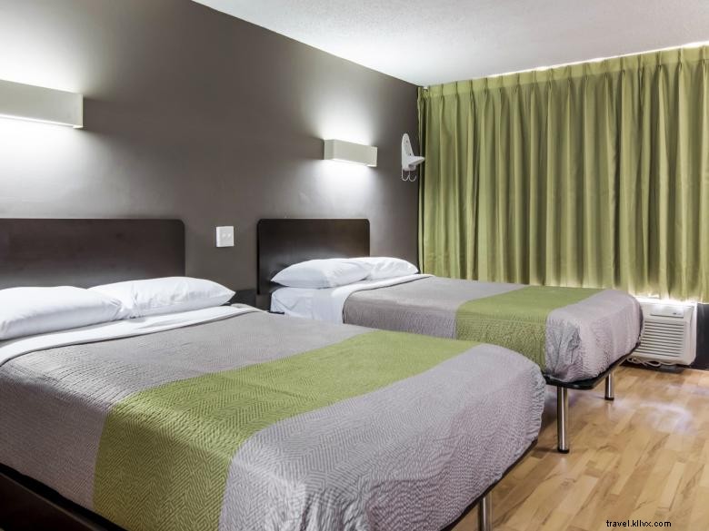 Comfortable Motel & Studio 6 in LaGrange – Your Home Away from Home