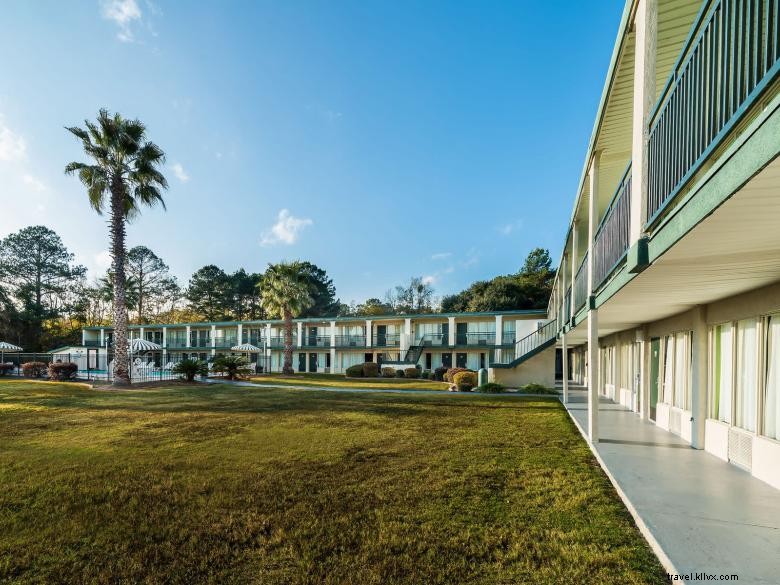 Days Inn by Wyndham Richmond Hill – Comfortable & Affordable Stay in Coastal Georgia