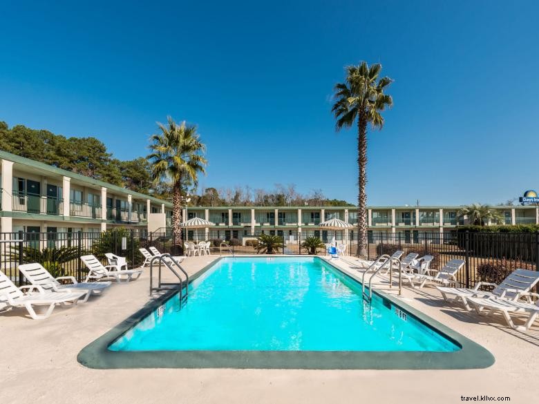 Days Inn by Wyndham Richmond Hill – Comfortable & Affordable Stay in Coastal Georgia