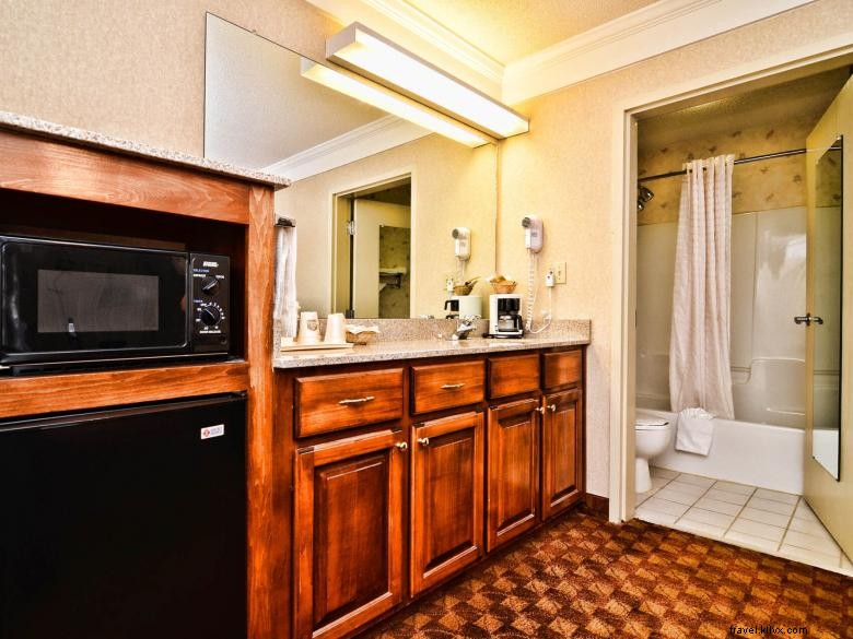 PeachState Inn & Suites – Comfortable & Convenient Hawkinsville Stay