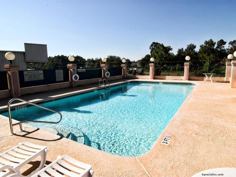 PeachState Inn & Suites – Comfortable & Convenient Hawkinsville Stay