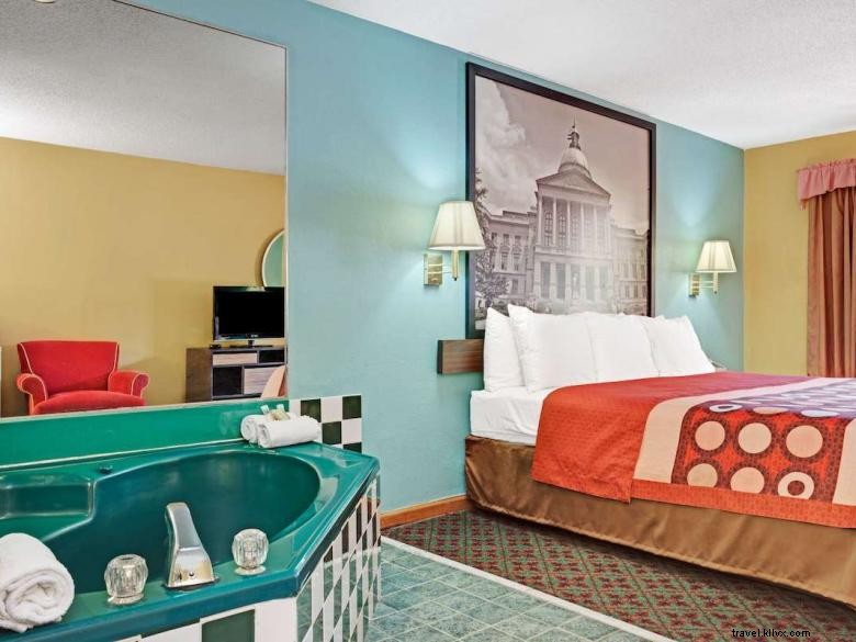 Super 8 by Wyndham Forest Park: Affordable Comfort & Convenient Location