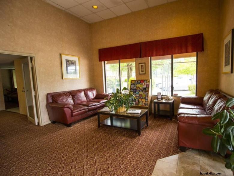 Brick Lodge – Premium Comfort in Atlanta & Norcross