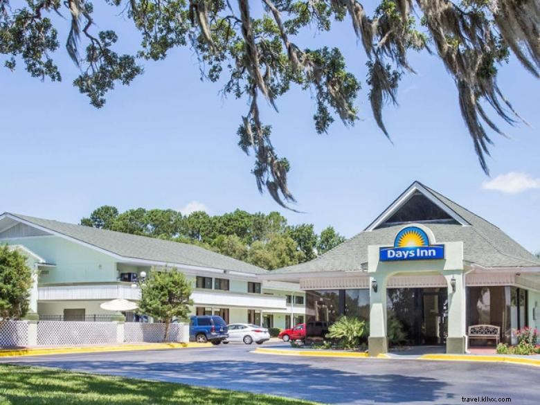 Days Inn by Wyndham Savannah – Premium Southside Hotel