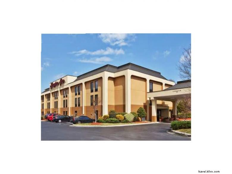 Hampton Inn Commerce – Modern Comfort in Northeast Georgia Mountains