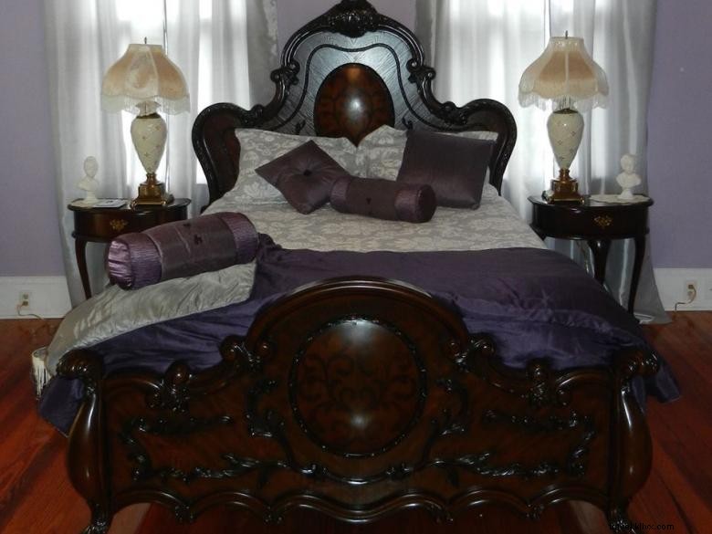 Butterfly Mansion B&B – Elegant Retreat with Scenic Views