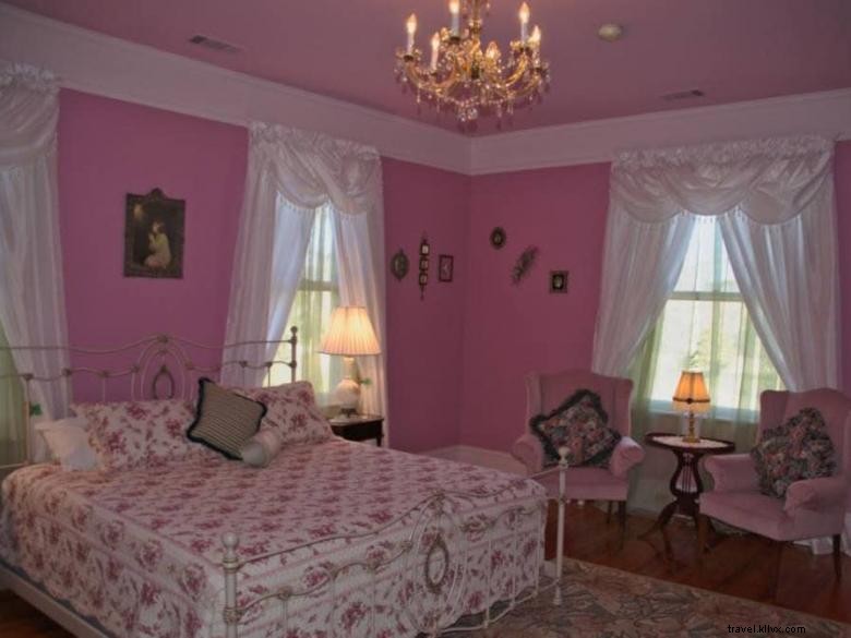 Butterfly Mansion B&B – Elegant Retreat with Scenic Views