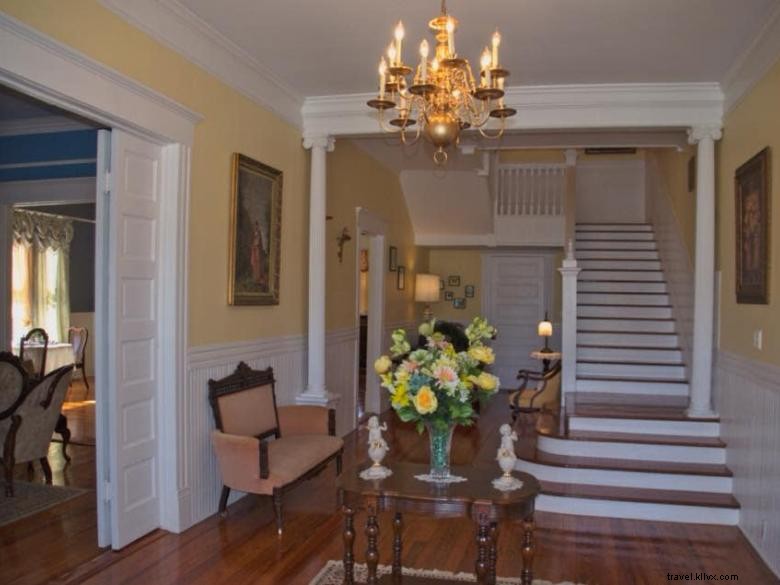 Butterfly Mansion B&B – Elegant Retreat with Scenic Views