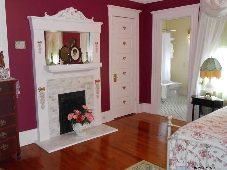 Butterfly Mansion B&B – Elegant Retreat with Scenic Views