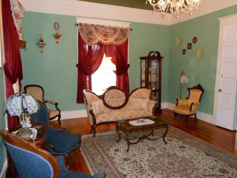 Butterfly Mansion B&B – Elegant Retreat with Scenic Views