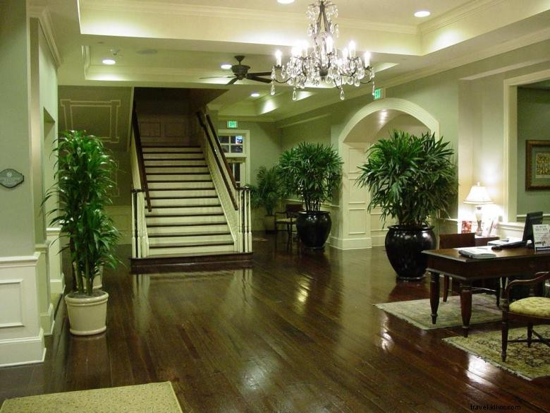 Hampton Inn & Suites – Your Premier Stay in Savannah s Historic District
