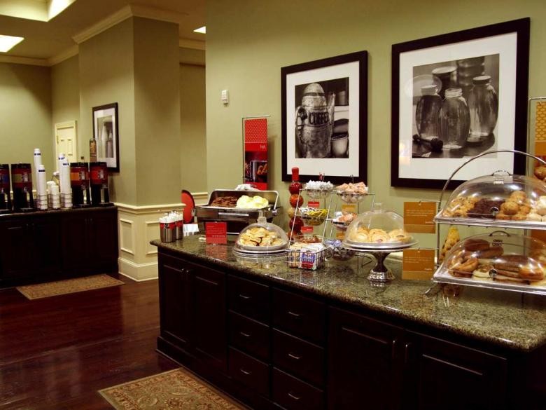 Hampton Inn & Suites – Your Premier Stay in Savannah s Historic District