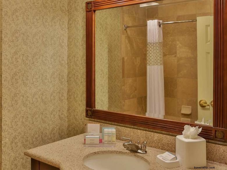 Hampton Inn & Suites – Your Premier Stay in Savannah s Historic District