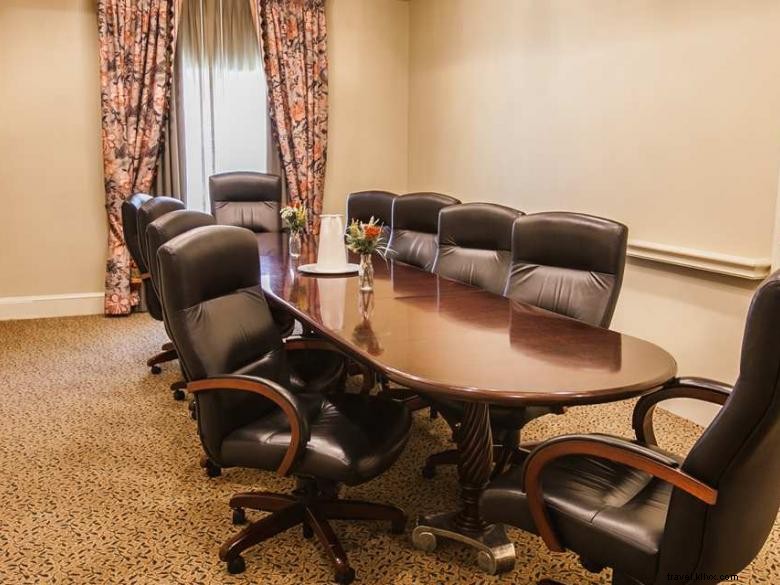 Hampton Inn & Suites – Your Premier Stay in Savannah s Historic District