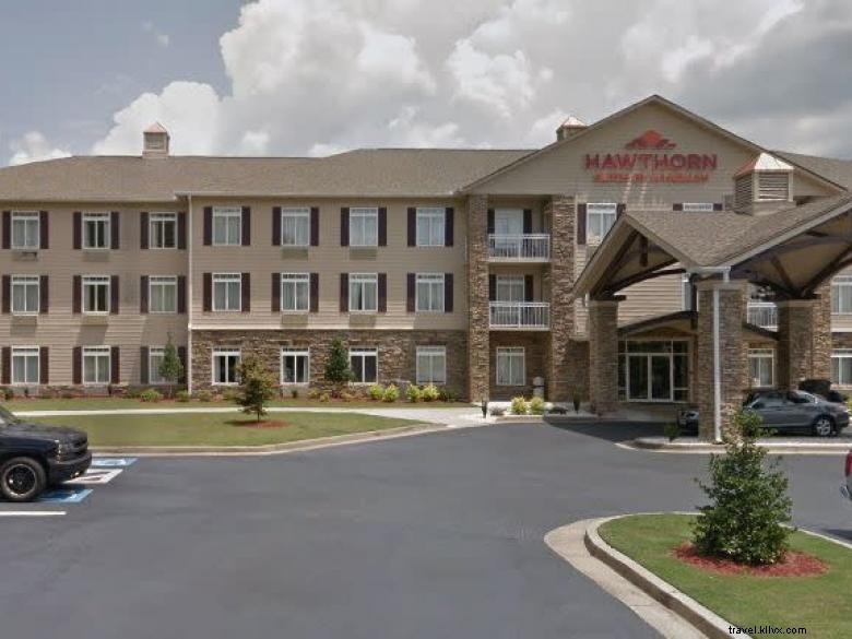 Hawthorn Suites by Wyndham – Premier Hotel Near Georgia International Horse Park & Cherokee Run Golf Course