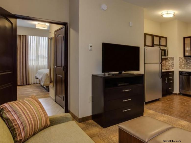 Staybridge Suites Atlanta Airport – Premium Comfort & Convenient Access