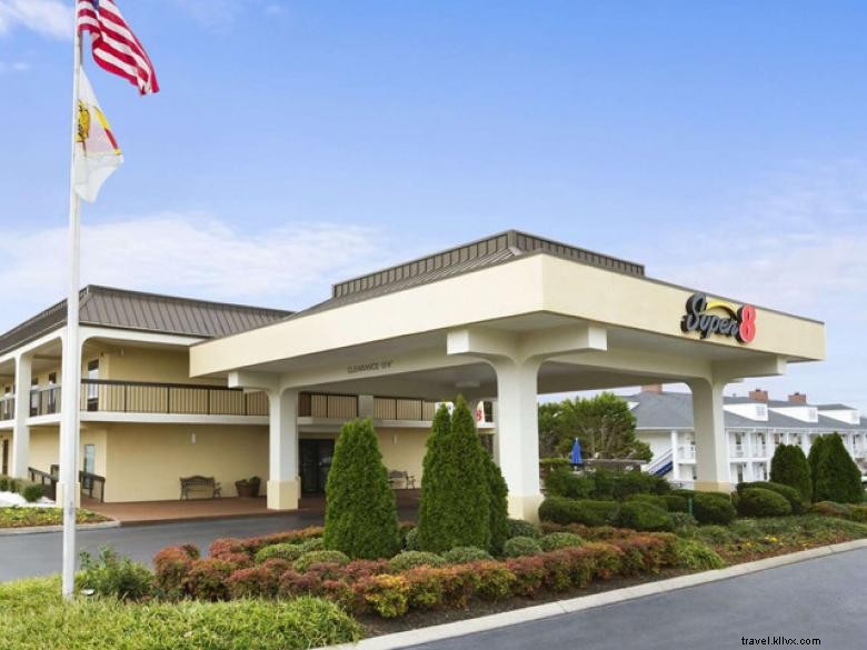 Super 8 by Wyndham Calhoun – Comfortable, Affordable Stay in Northwest Georgia