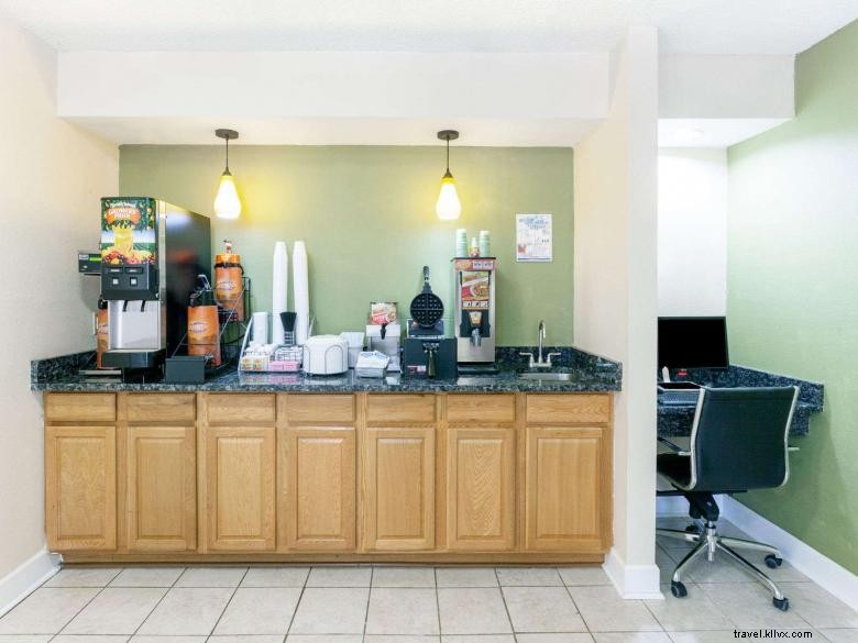 Super 8 Wyndham Decatur – Affordable Comfort in the Atlanta Metro