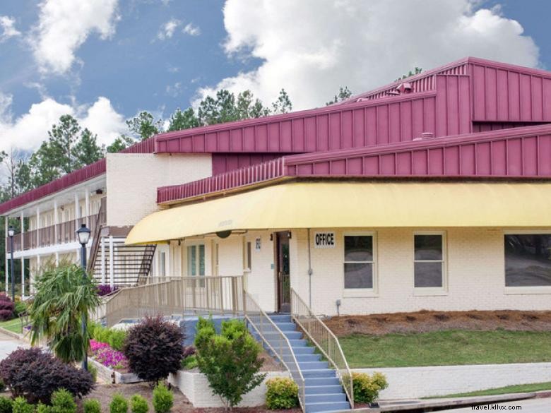 Stay Comfortably at Days Inn by Wyndham Milledgeville – Quality Service & Affordable Rates