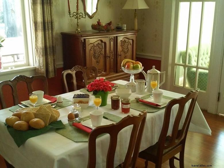 Fruits of Vienna Bed & Breakfast – Elegant Comfort & Fresh Morning Delights