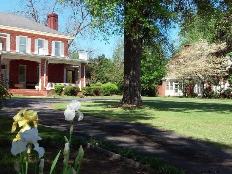 Fruits of Vienna Bed & Breakfast – Elegant Comfort & Fresh Morning Delights