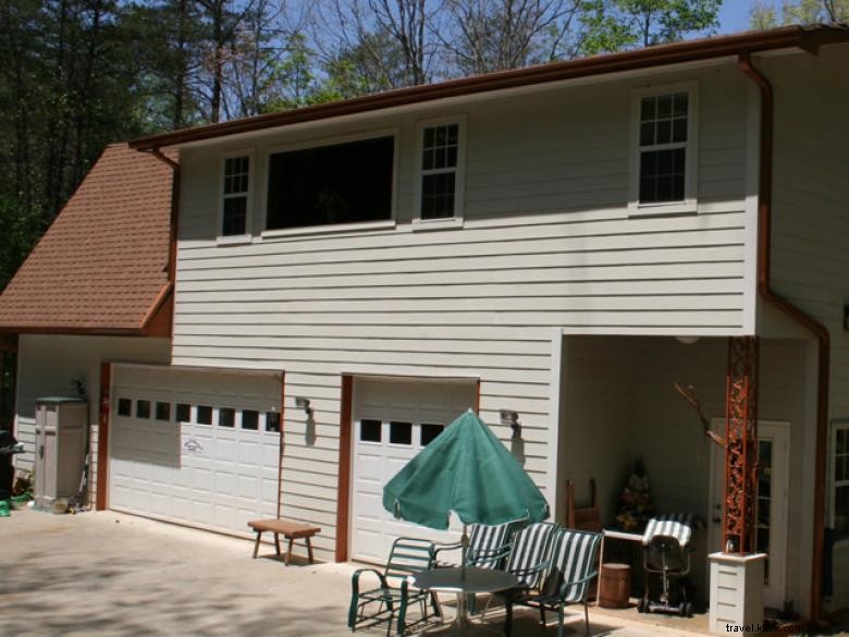 Bend of the River: Luxury Cabins & Chalets in Northeast Georgia