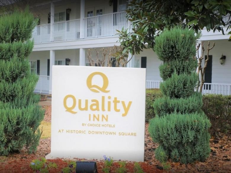Quality Inn Fayetteville – Comfortable Stay Near Historic Downtown Square