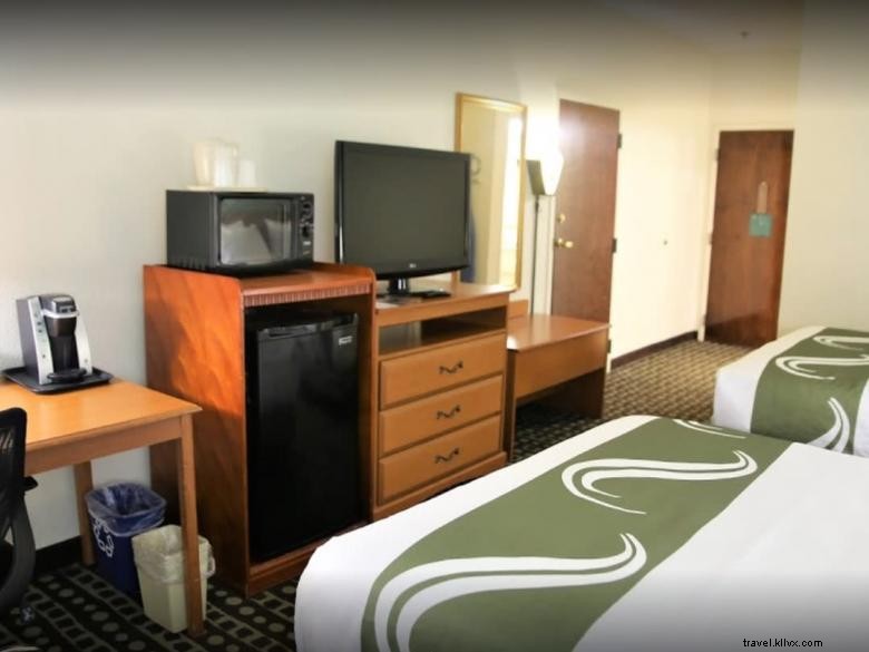Quality Inn Fayetteville – Comfortable Stay Near Historic Downtown Square