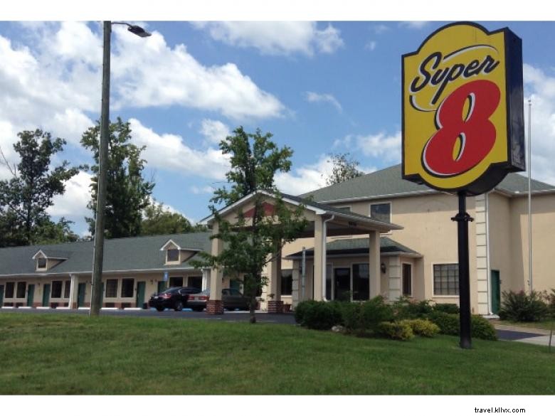 Super 8 by Wyndham Chatsworth/Dalton – Comfortable & Convenient Stay