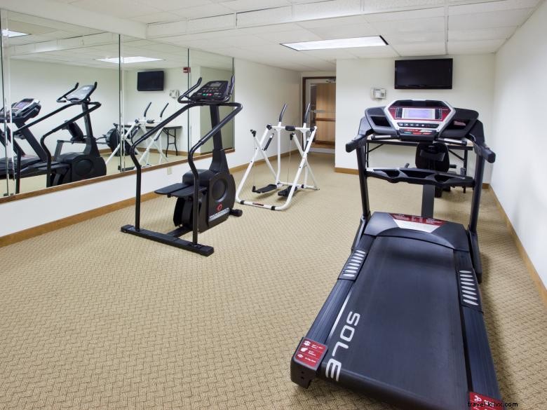 Country Inn & Suites by Radisson Columbus – Comfortable Stay with Complimentary Breakfast