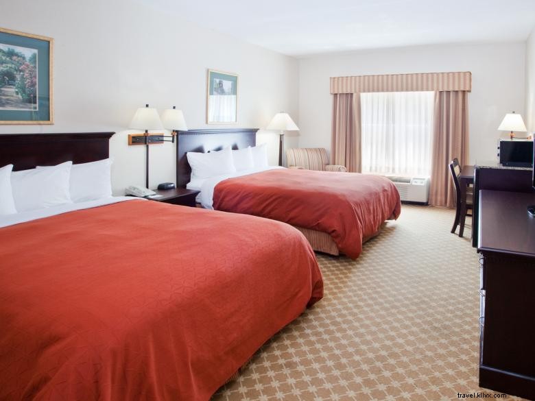 Country Inn & Suites by Radisson Columbus – Comfortable Stay with Complimentary Breakfast