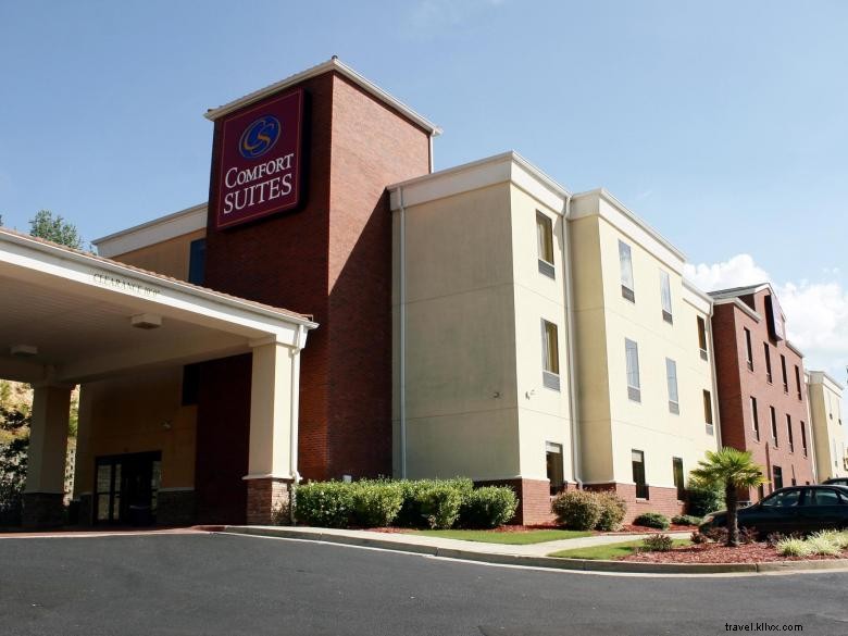 Comfort Suites Rome – Luxury Hotel with Indoor Pool & Meeting Spaces