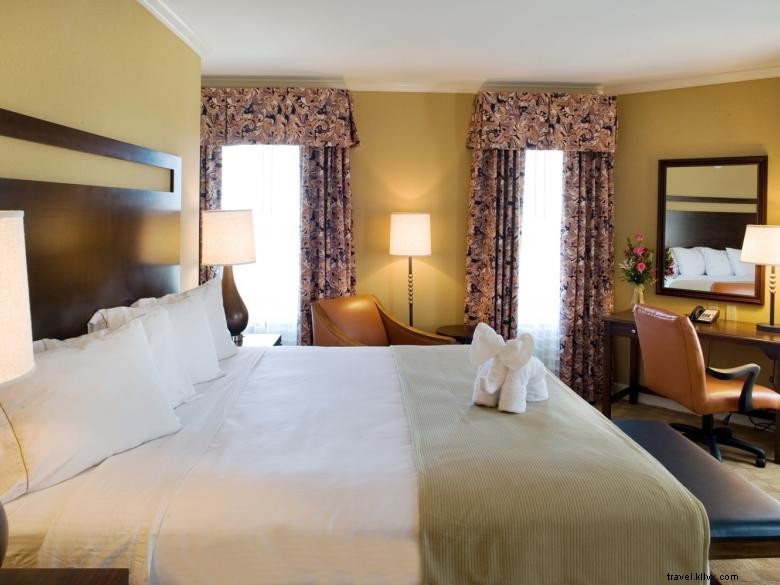 Holiday Inn Express Savannah Historic District – Comfortable & Convenient Stay