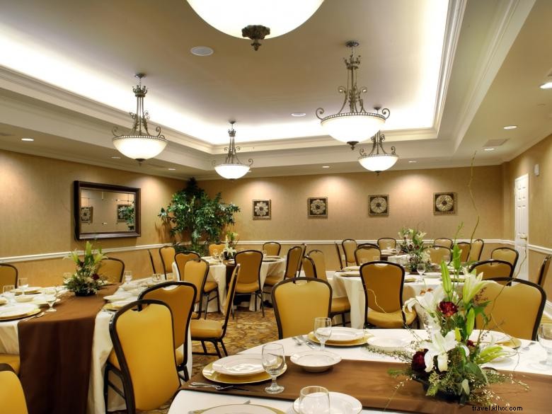 Holiday Inn Express Savannah Historic District – Comfortable & Convenient Stay