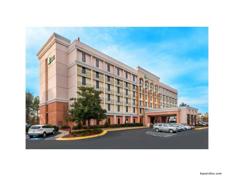 Holiday Inn Express College Park Airport: Elegant Comfort & Soundproof Rooms