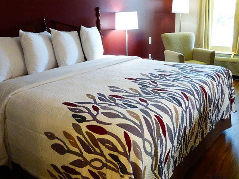 Red Roof Inn & Suites Calhoun – Convenient & Comfortable Stays in Northwest Georgia