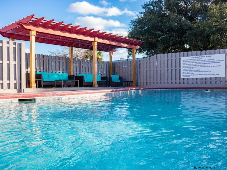 Admirals Inn – Luxury Coastal Getaway on Tybee Island