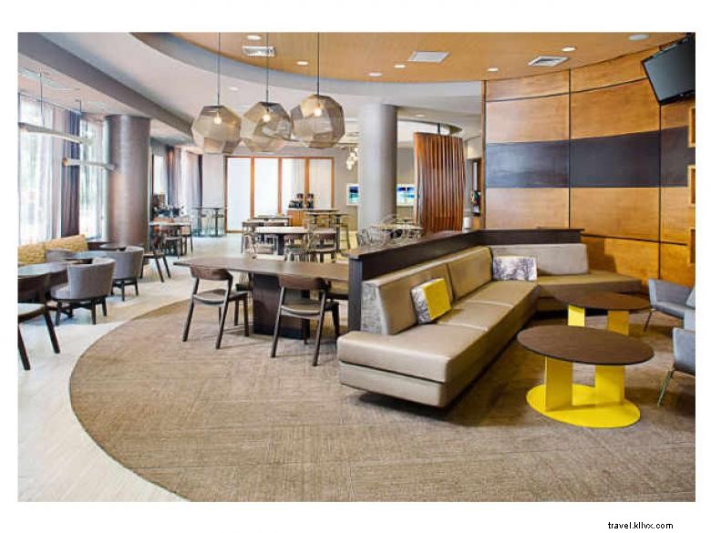 SpringHill Suites Savannah Downtown – Luxury Comfort in Historic District