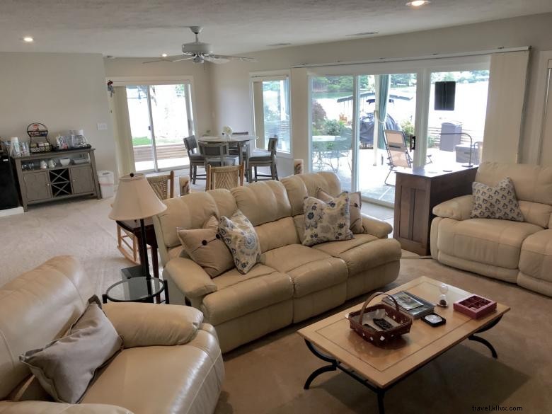 Exclusive Lakefront Mountain Suite at Hiawassee – Luxury Retreat