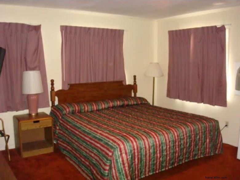 Regal Inn Clayton – Comfortable King-Size Rooms Near Downtown