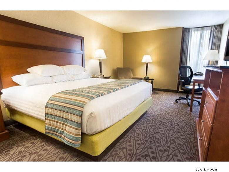 Drury Inn & Suites Atlanta Airport – Comfortable, Convenient Stays Near the City