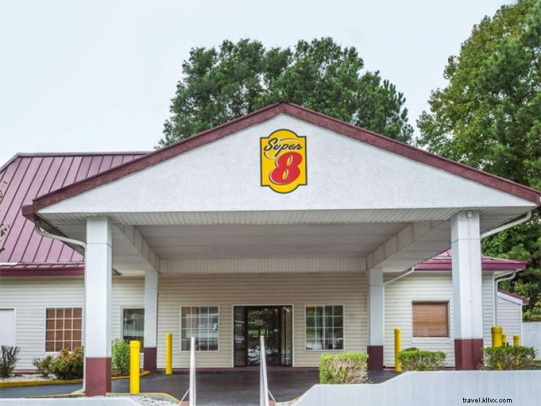 Super 8 by Wyndham: Comfortable Hotel in Atlanta Northeast – Easy Access to I-85 & I-285