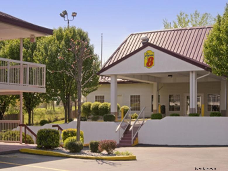 Super 8 by Wyndham: Comfortable Hotel in Atlanta Northeast – Easy Access to I-85 & I-285