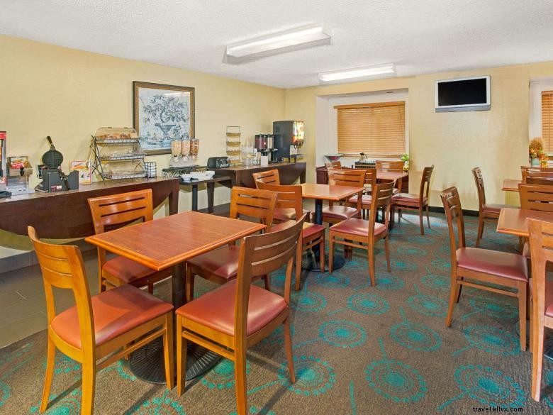 Microtel Inn & Suites – Wyndham: Ideal, Comfortable Stay Near Atlanta Airport