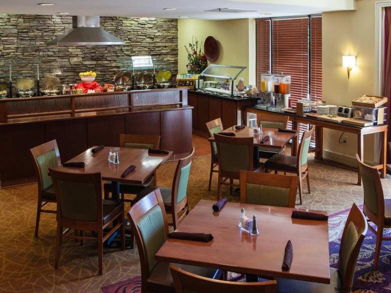 DoubleTree by Hilton Atlanta Airport – Premier Comfort & Convenience