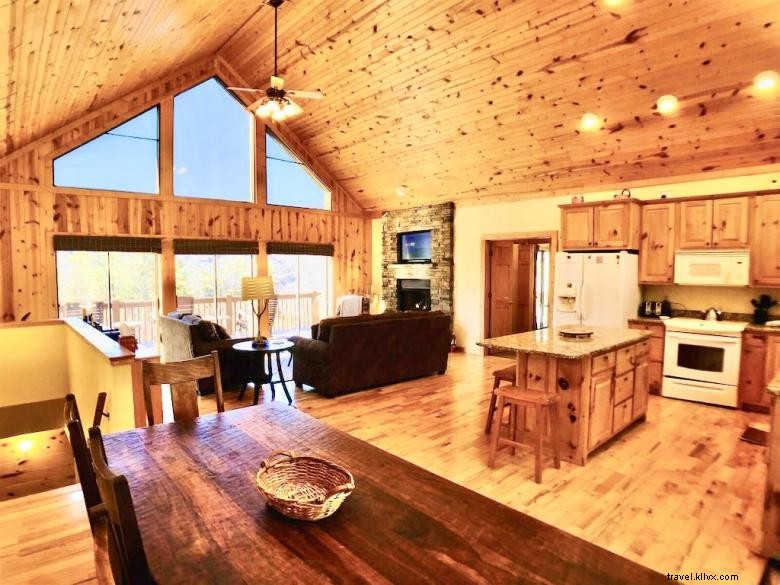 Aananda Lookout Lodge – Premium Retreat on Little Andy Mountain